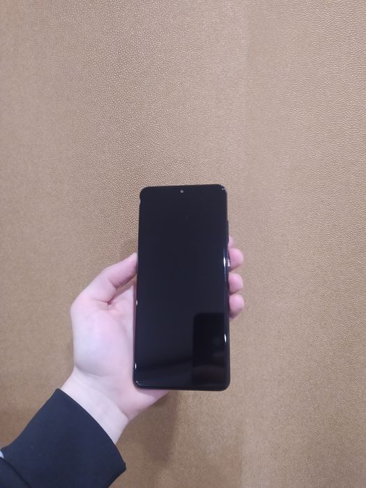 Дисплей samsung galaxy s20 ultra всё работает, без царапин