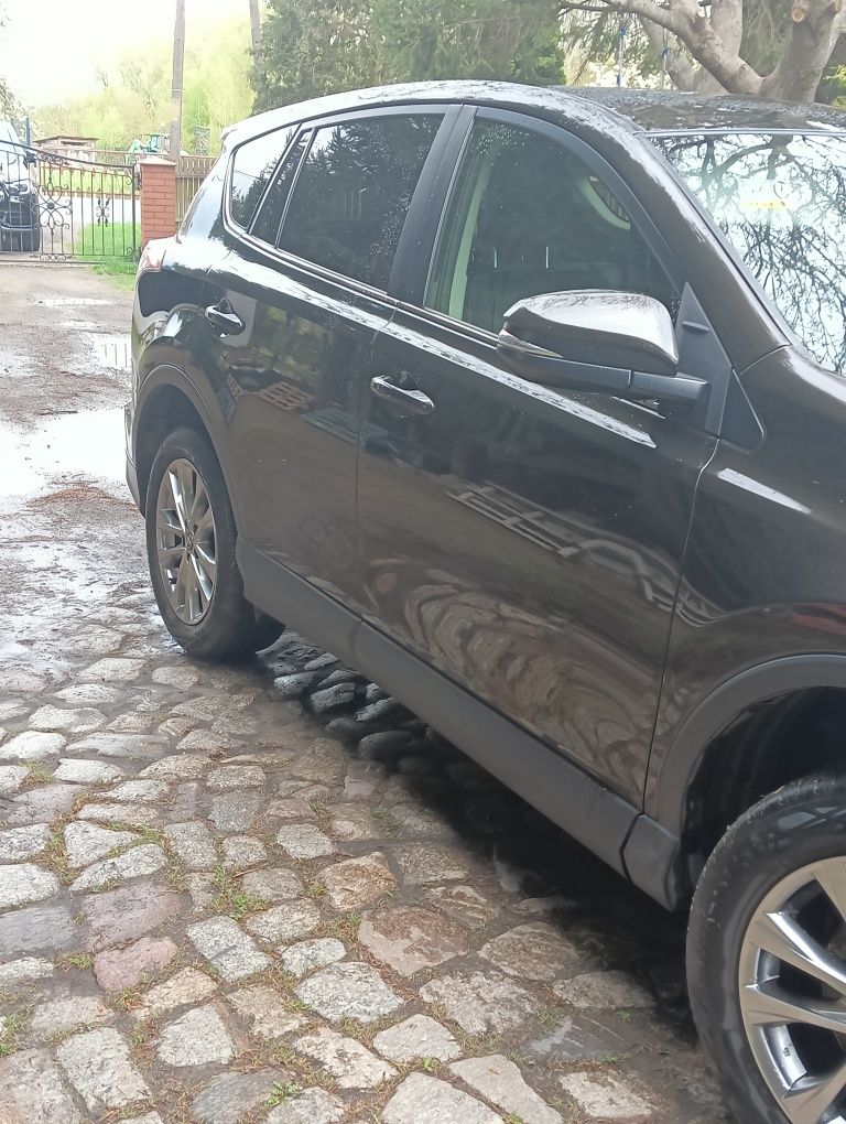 SUV Toyota RAV4 Prestige,2017 rok.