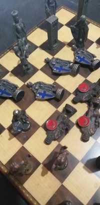 Jogo de xadrez com pecas em metal