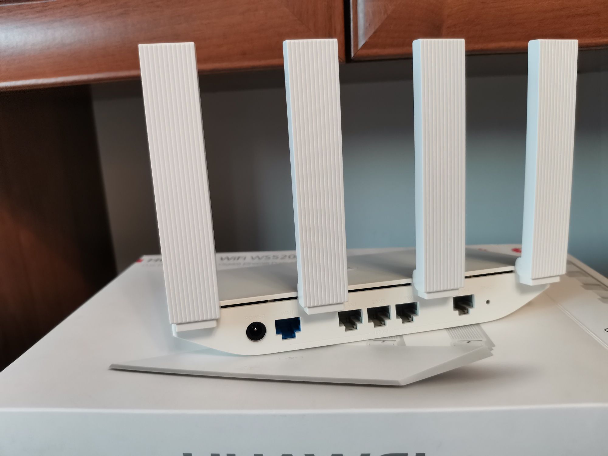 Роутер HUAWEI WiFi WS5200