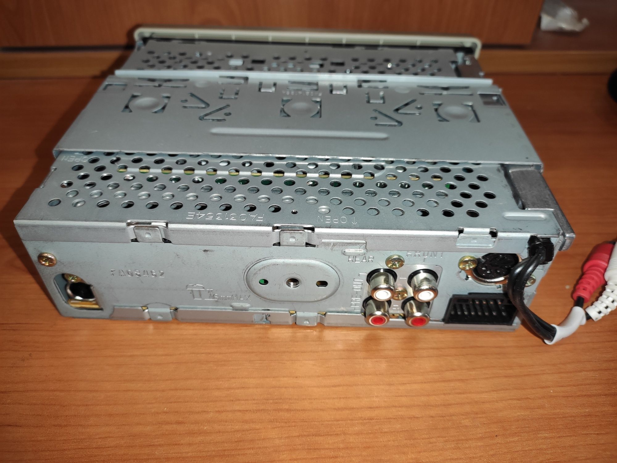 Продается автомагнитола Panasonic CQ-FR320U.