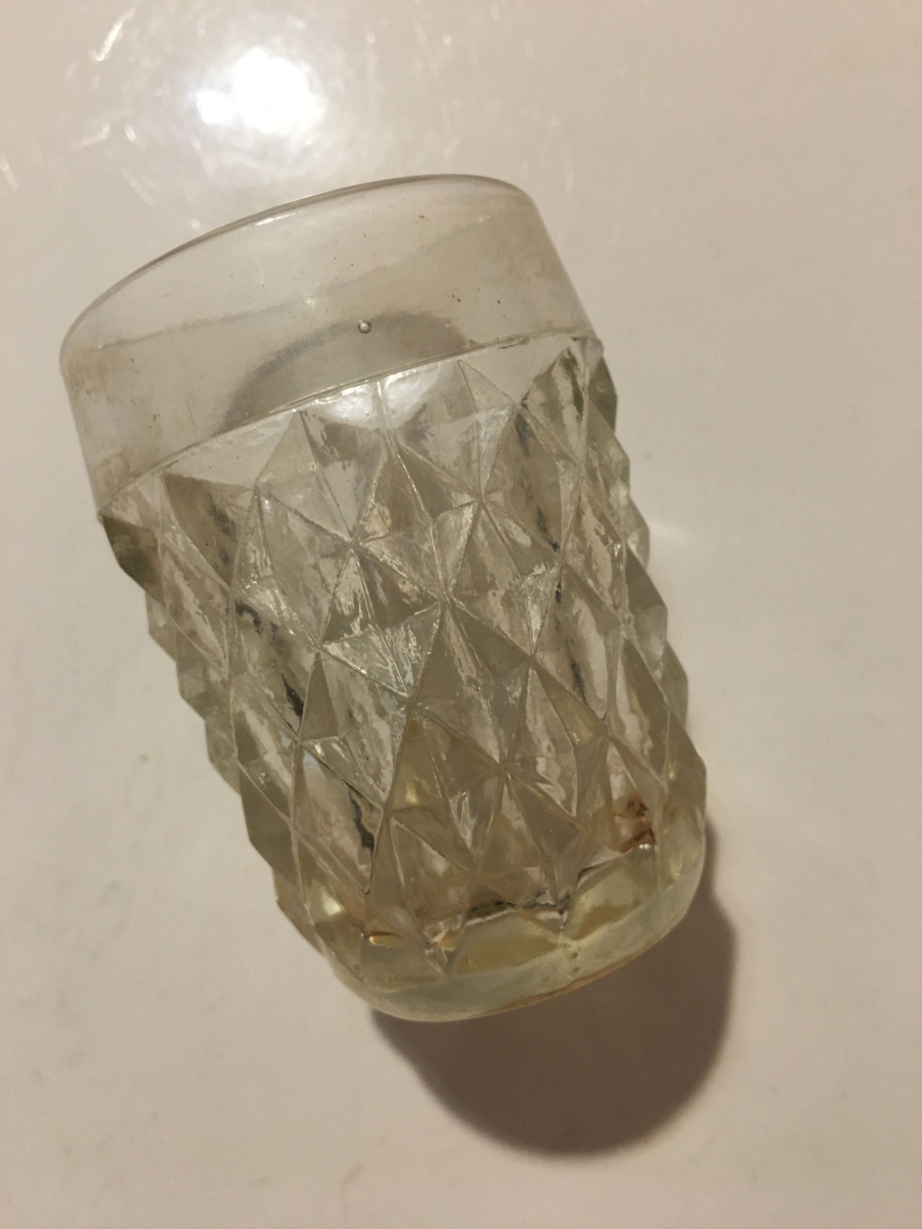Kieliszek od karafki, diamentowy wzór, tłoczon