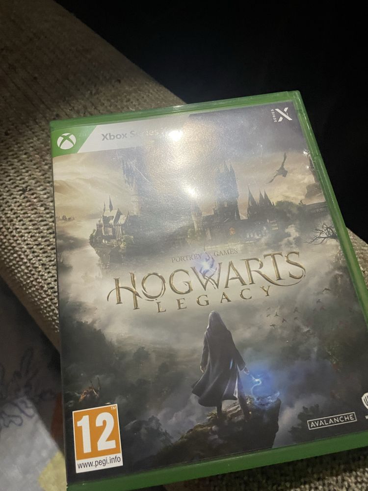 Продам диск с игрой Hogwarts legacy для xbox series x