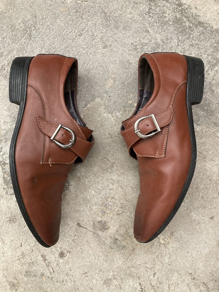 Sapatos winklepickers castanho