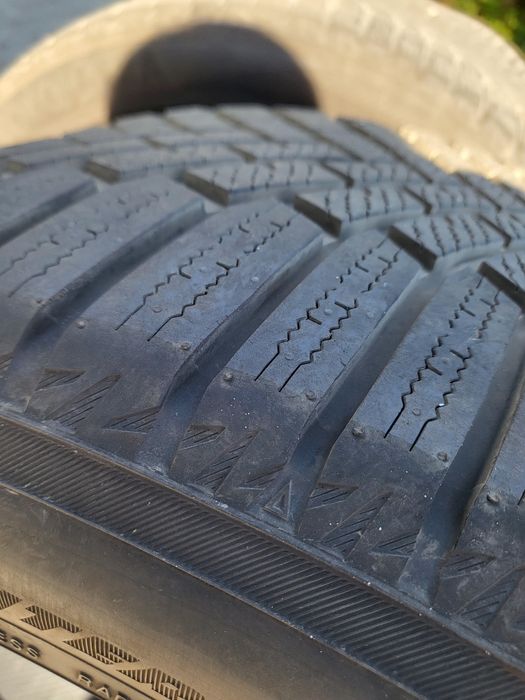 Yokohama 325/35R22 opony zimowe