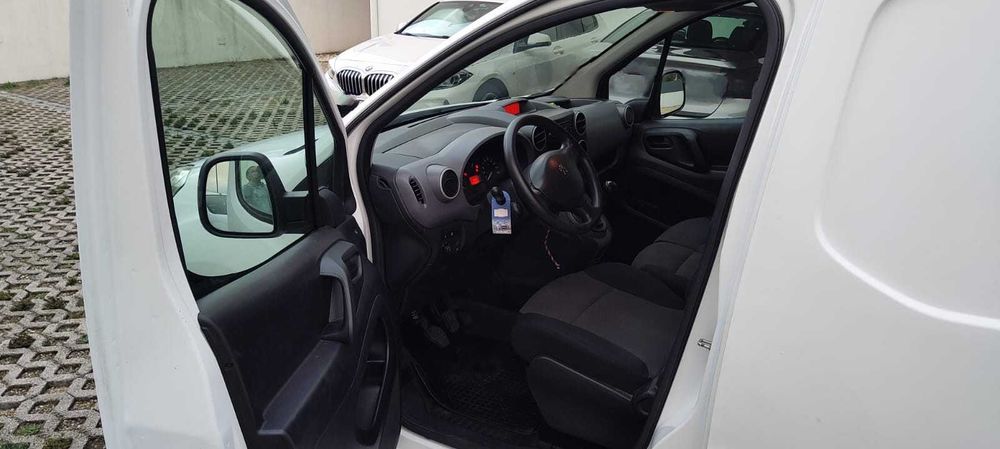 Peugeot Partner 1.6 BlueHDi_100cv - Versão Longa _ DVR incluído