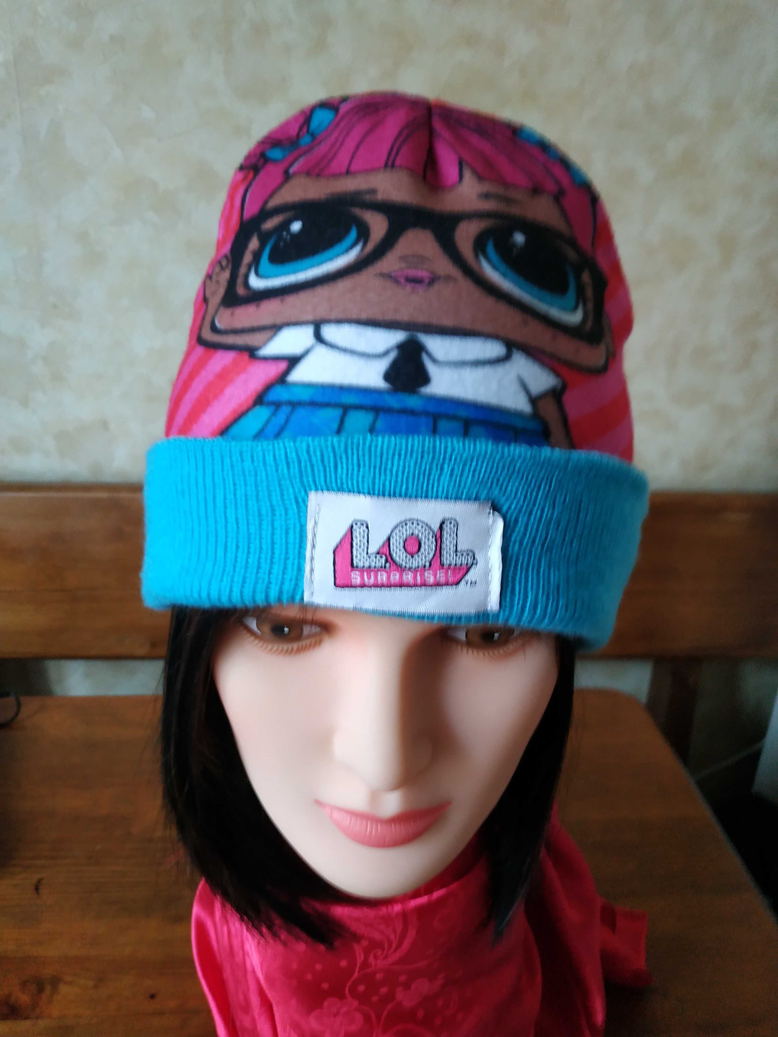Яскрава тепла дитяча шапка для дівчинки із персонажем Лол Сюрпрайз