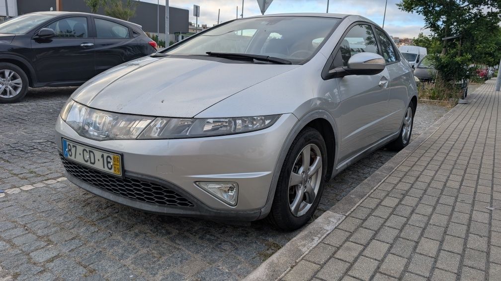 Honda Civic 1.4 executive.