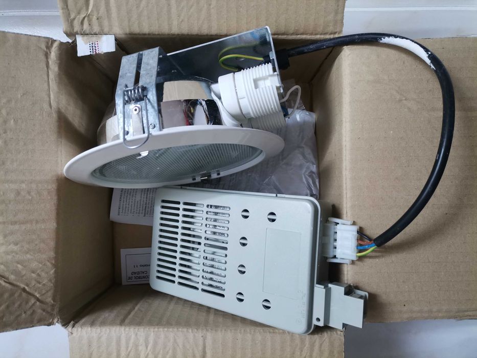4 Aparelhos de Iluminação tipo Downlight de Encastrar 2x18watts