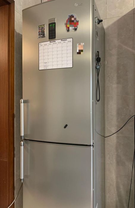 Frigorífico/geladeira cinzenta