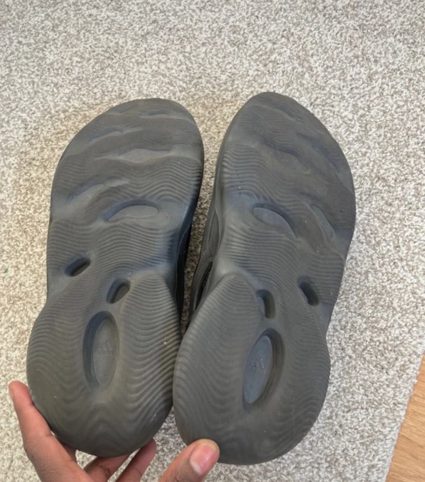 Adidas yezzy foam  runner