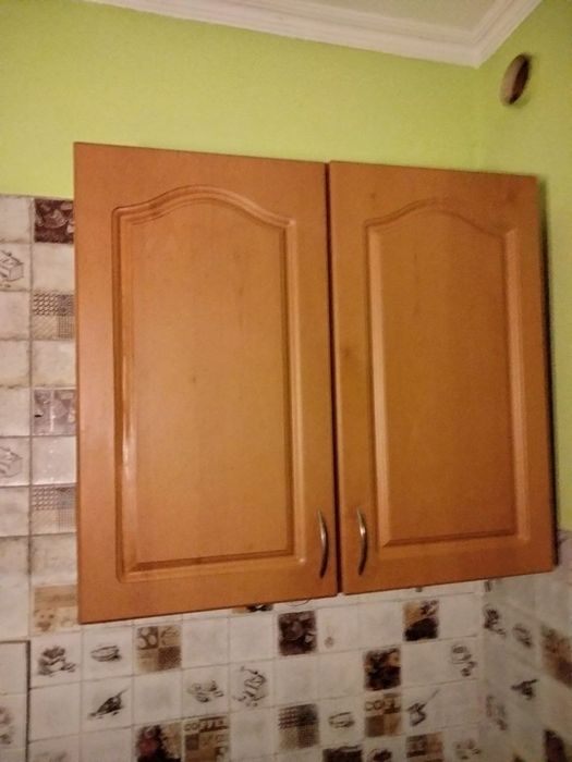 Продам терміново кухонну верхню тумбу.