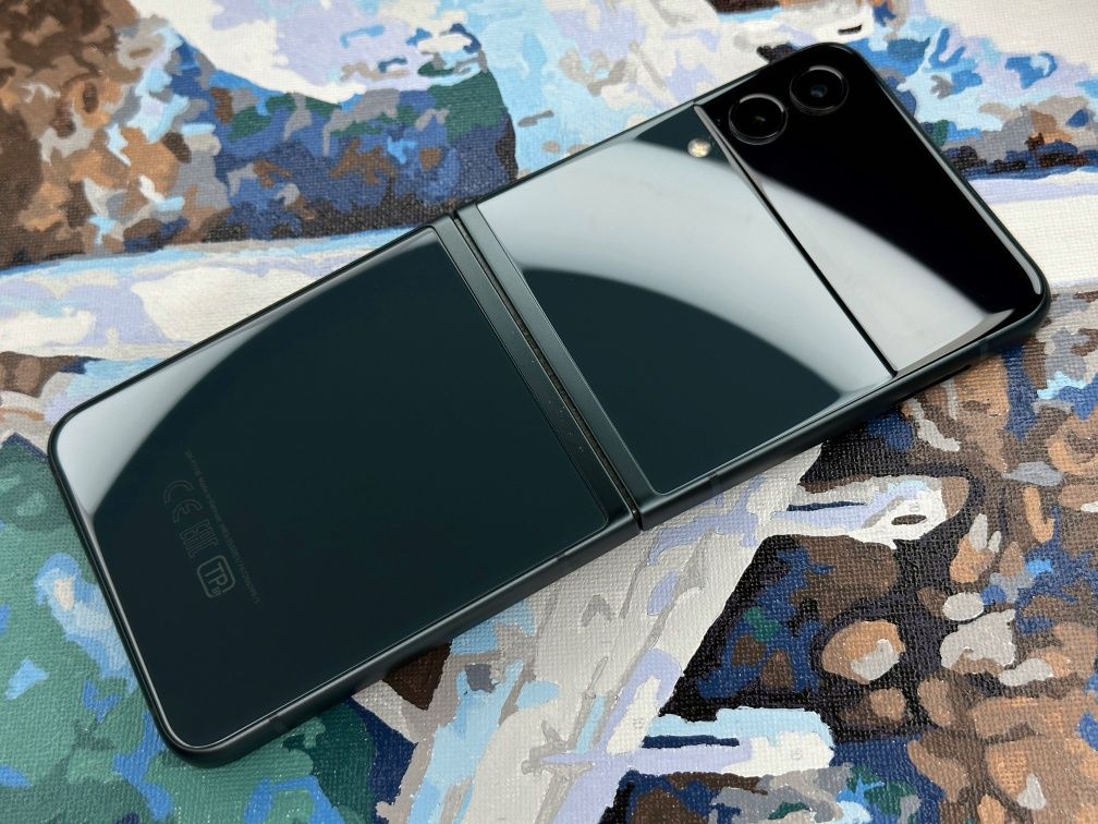 Samsung Galaxy Flip 3 8/128