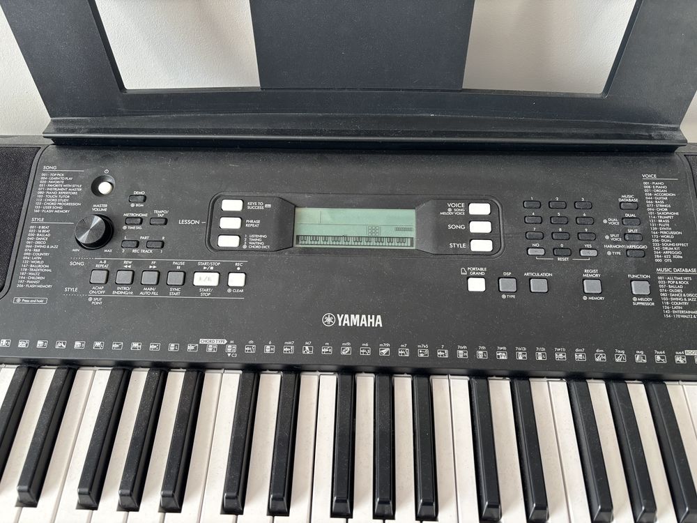 Keyboard Yamaha z osprzetem