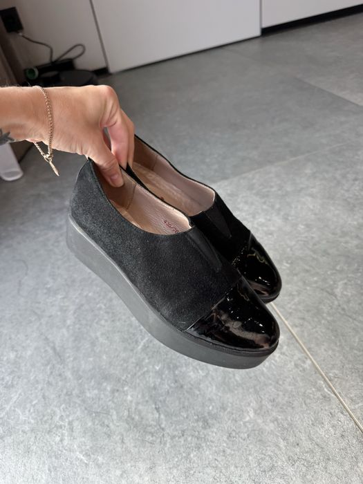 Віддам безкоштовно туфлі