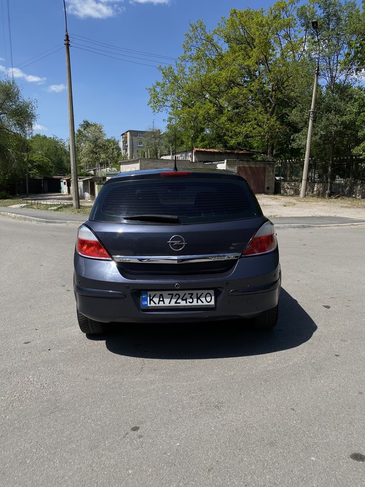 Opel Astra H  автомат