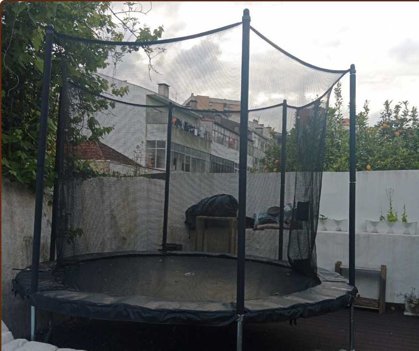 420 Trampoline with Safety Net - Tool-Free Assembly