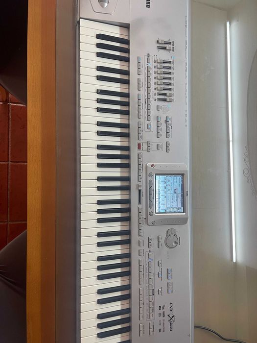 Vendo Korg PA 1 X PRO, a funcionar a 100%.
