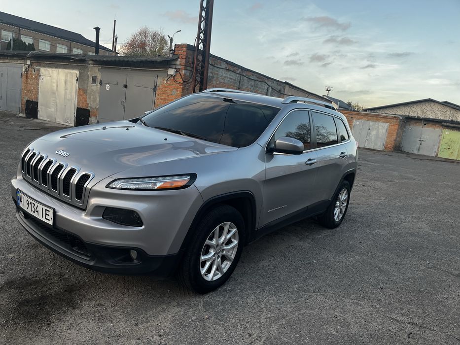 Продам хорошу доглянуту машину