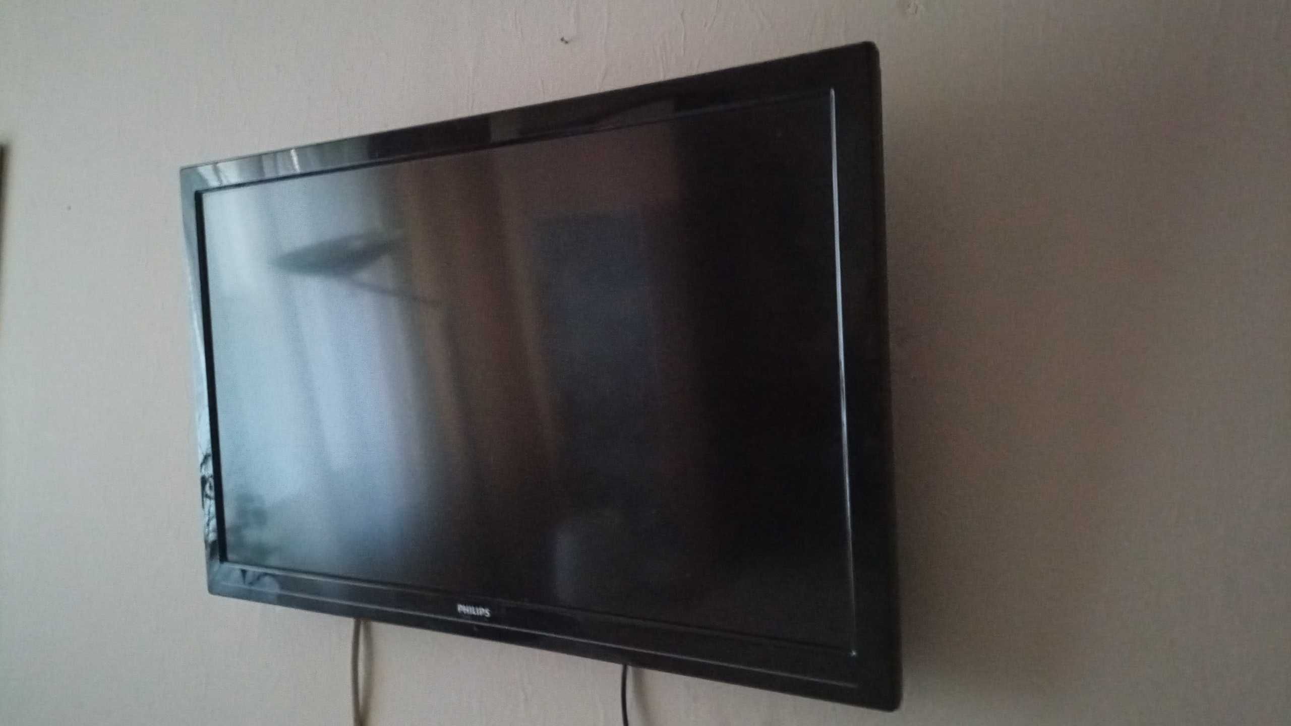 Telewizor PHILIPS 26 cal. HDMI + pilot Uchwyt  lub podstawa Stan BDB.