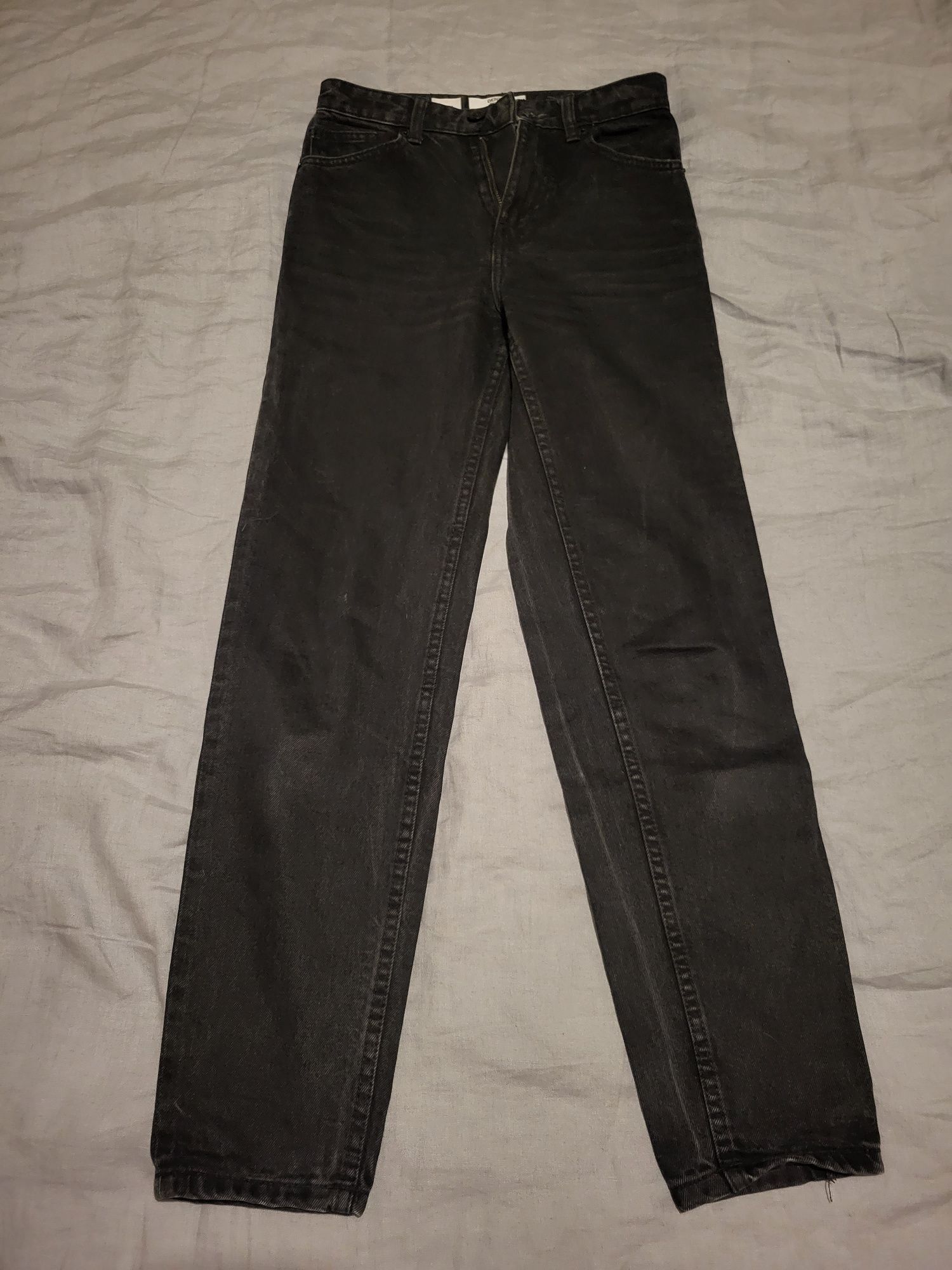 Czarne  jeansowe MOM Bershka. Roz. 32,