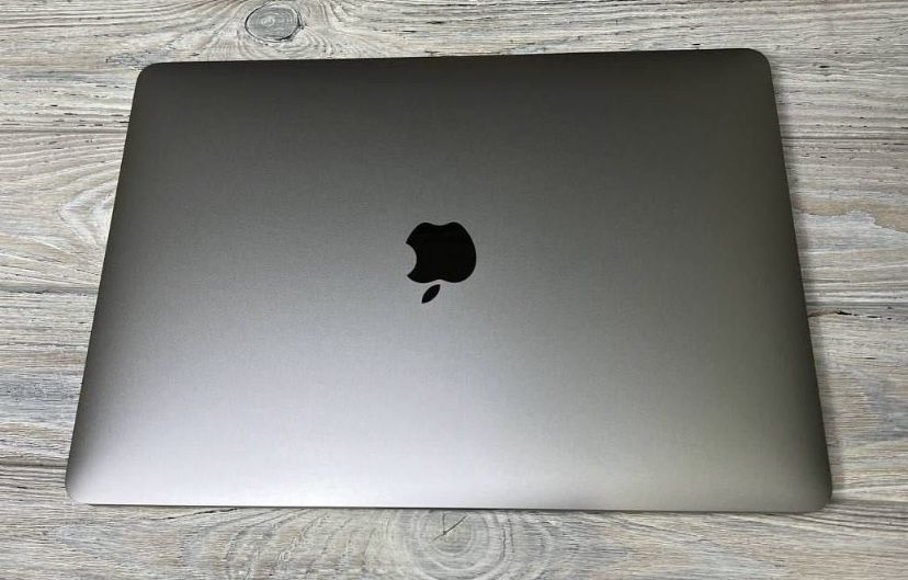 2022 MacBook Pro Apple M2 13.3 inch Ventura Retina ноутбук не iPhone