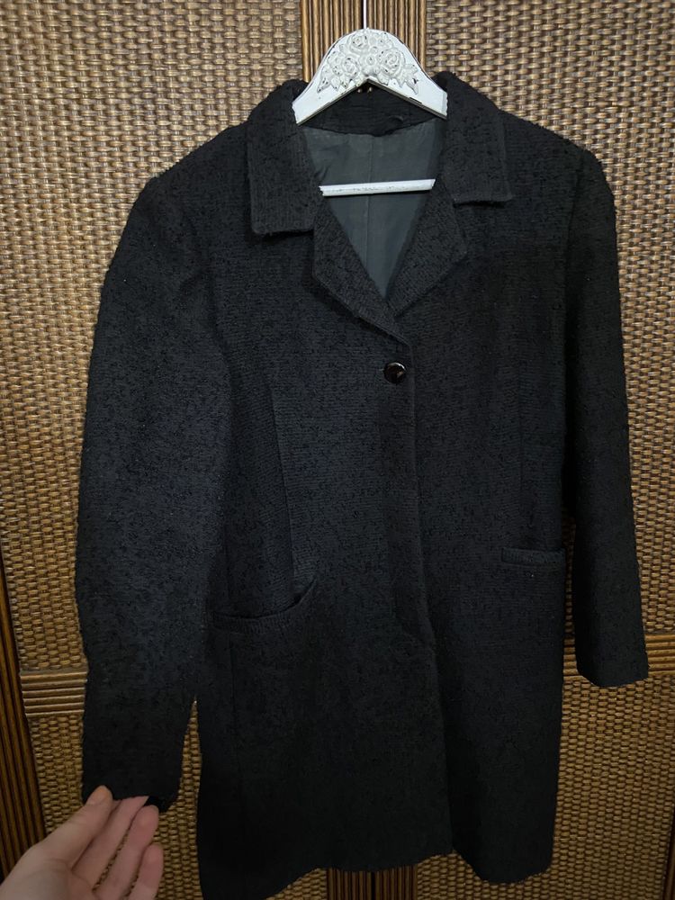 Czarny klasyczny płaszcz M L Zara