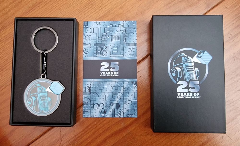 Lego Star Wars 75379 com porta chaves comemorativo