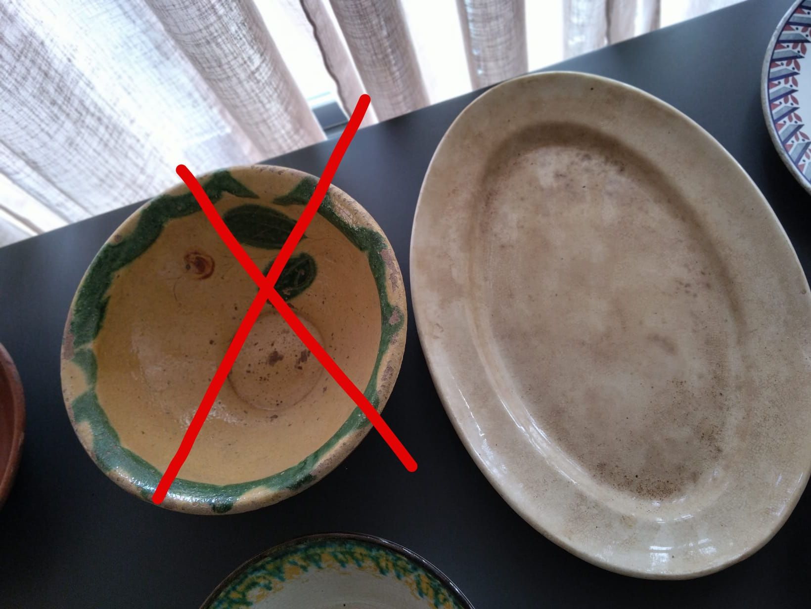 Tigelas e pratos rústicos antigos, em barro ou loiça