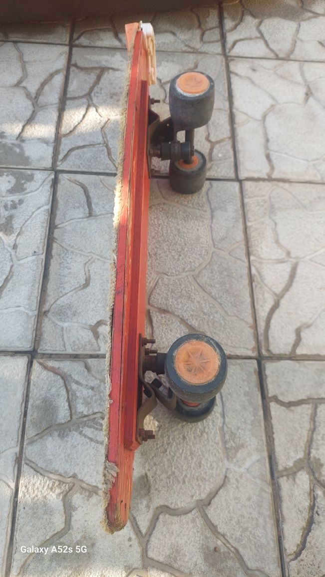 Скейт на міцному металевому кріпленні.70×17