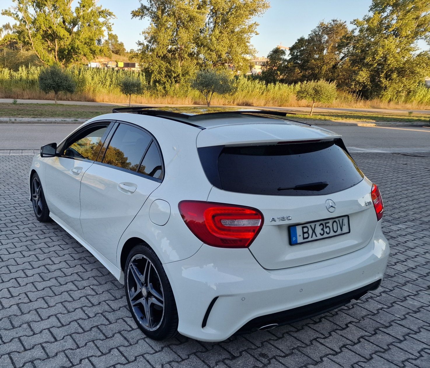Mercedes-Benz A180cdi  AMG IMPECÁVEL