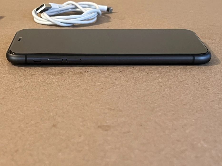 iPhone 11 64GB czarny