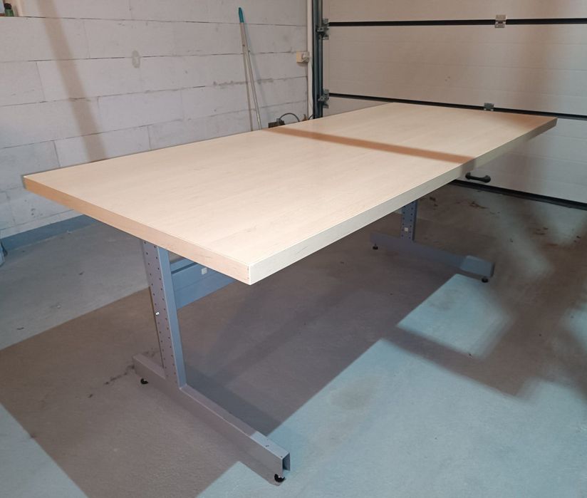 Stół konferencyjny 180 cm.