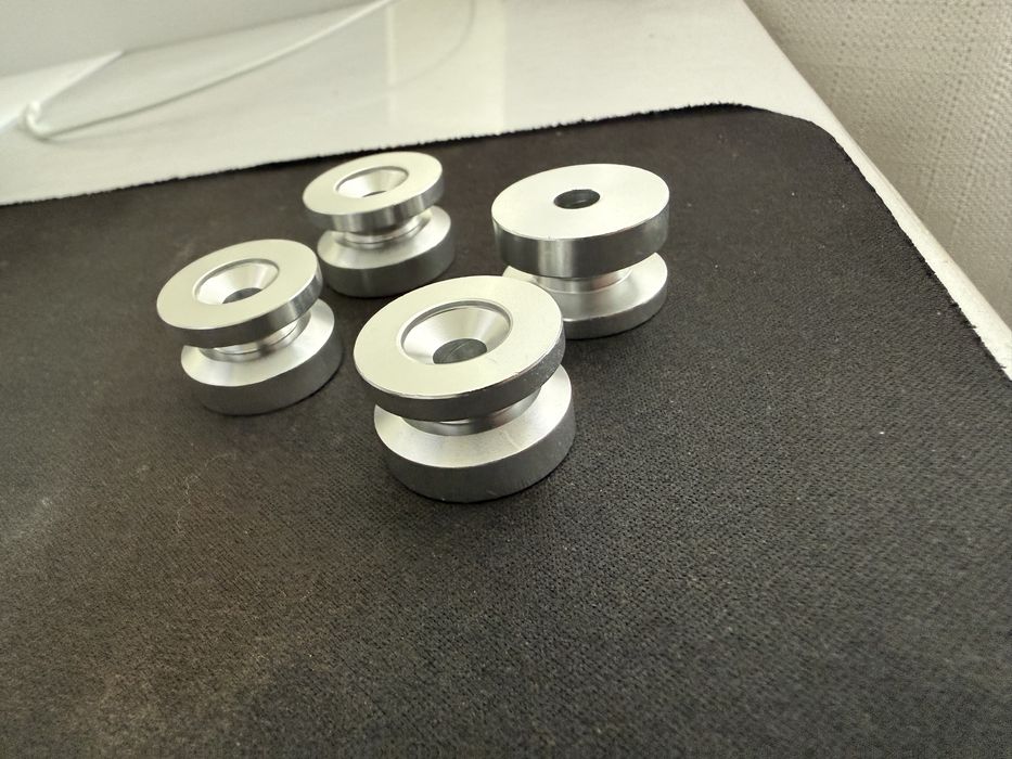 Podkładki dystansowe pod kufer rolki dystanse shad sw motech