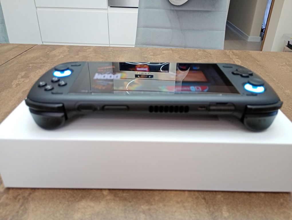 Konsola Ayn Odin 2 Pro Snapdragon 8gen2 12G RAM i 256GB Retro