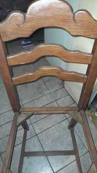 Stare krzesła dębowe