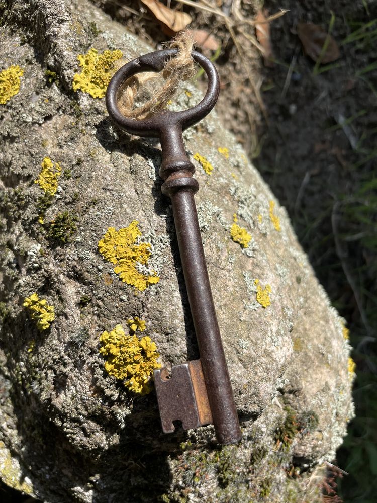 klucz. 12 cm. druga połowa 19 wieku. France (Rouen).