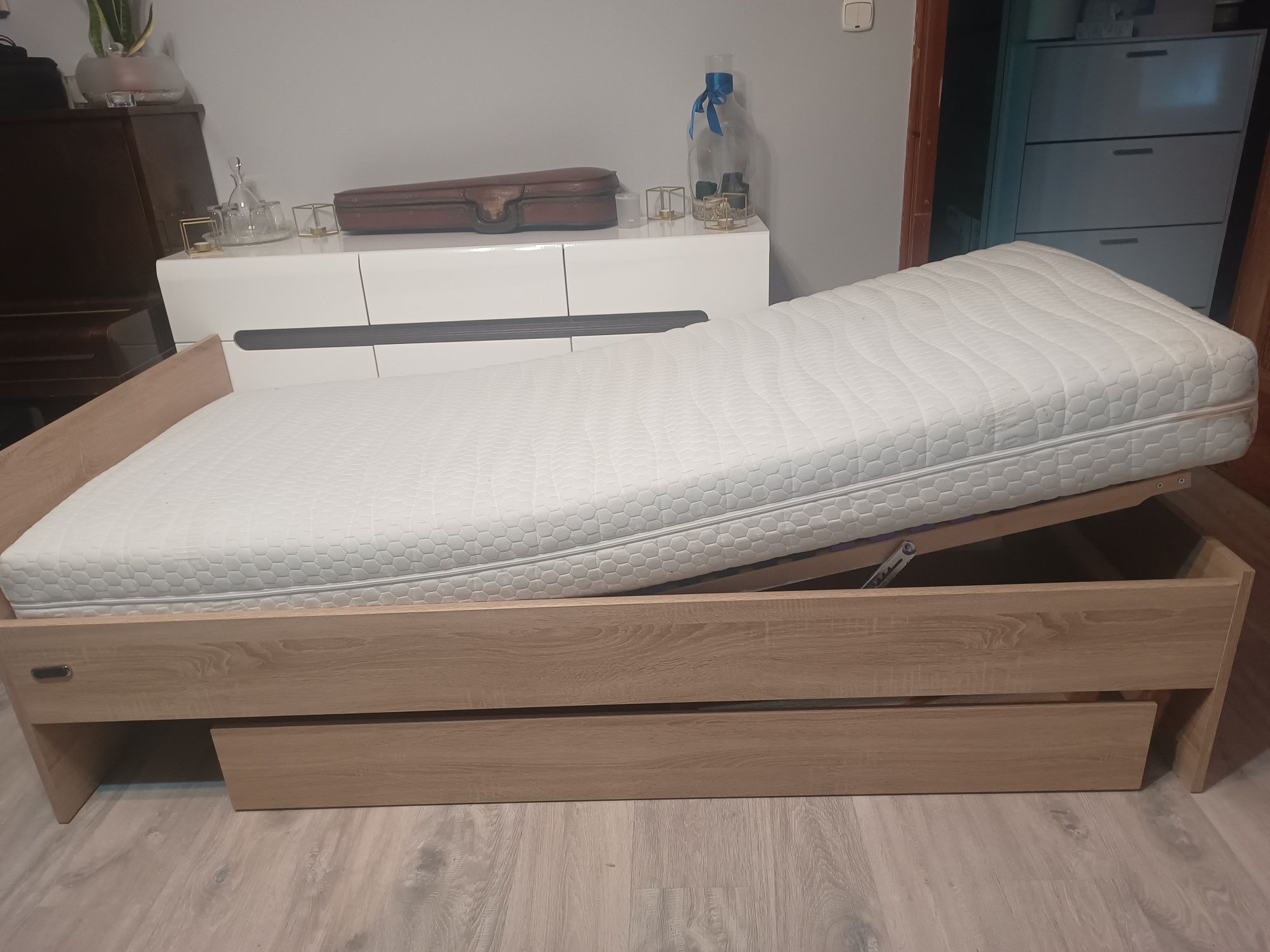 Łóżko, tapczan 205 x 95