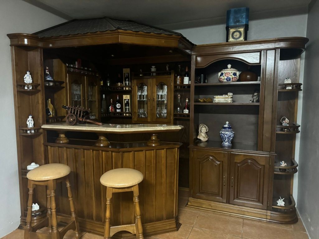 Móvel sala-bar em madeira