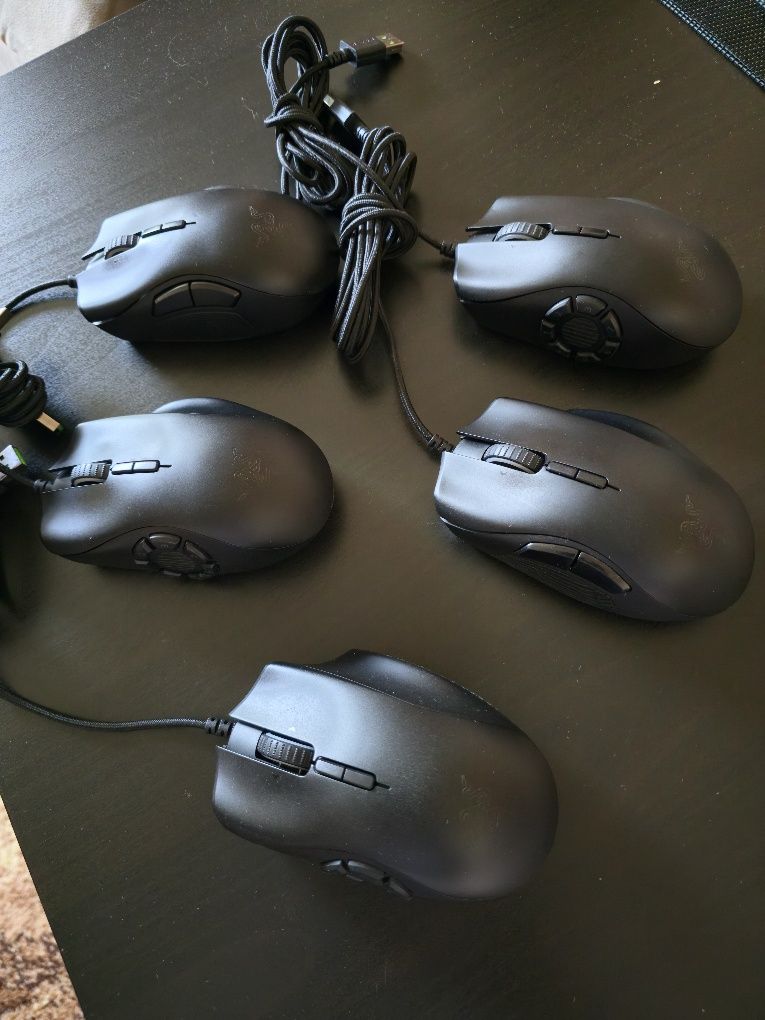 Ігрова мишка Razer Naga Trinity.