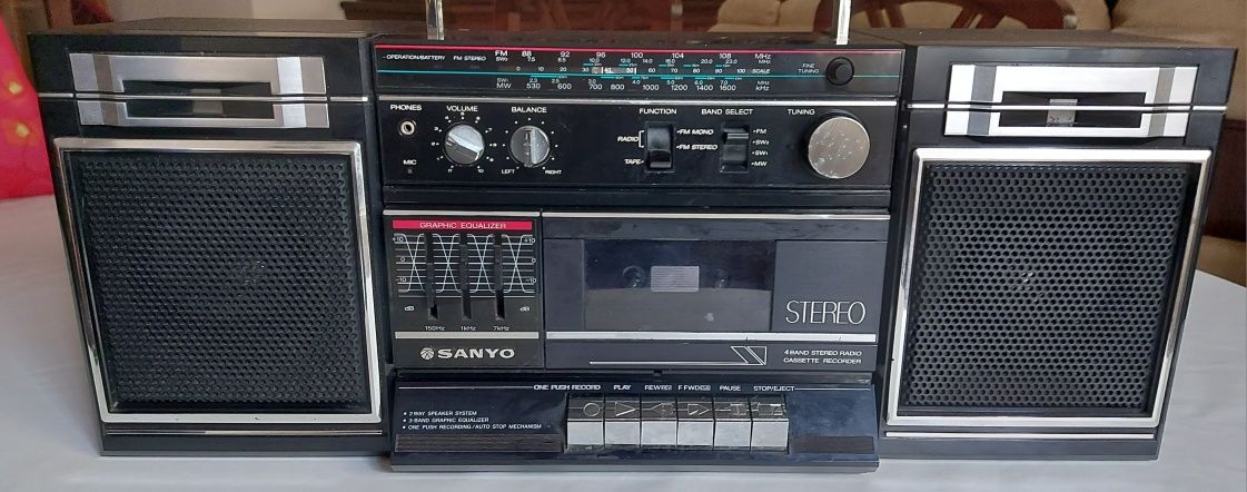 Rádio Sanyo Vintage