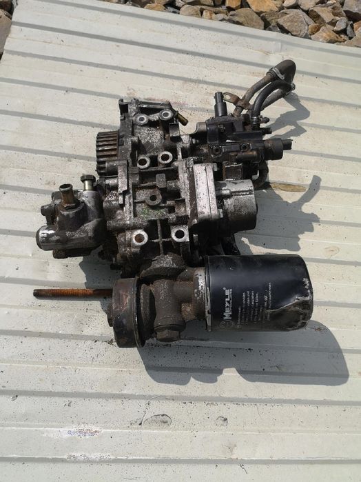 Stara pompa oleju do samochodu IVECO 2.8 JTD