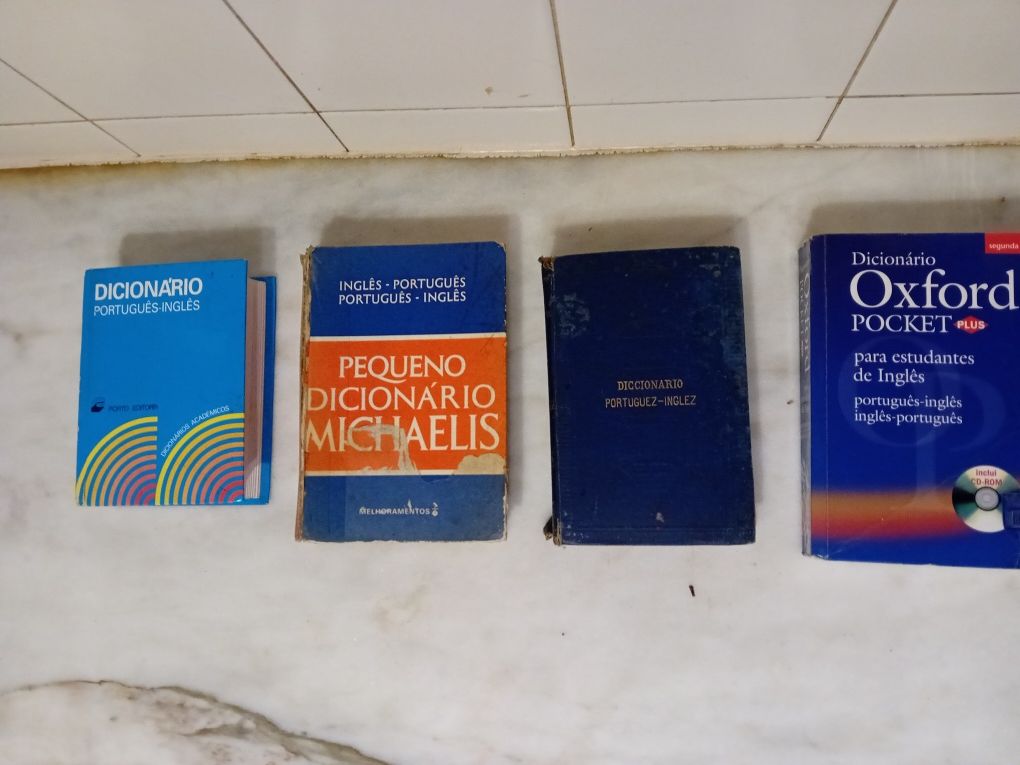 Conjunto de 6 Dicionários Inglês Diversos