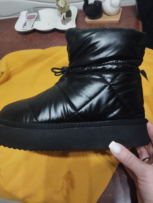 Жіночі зимові уггі