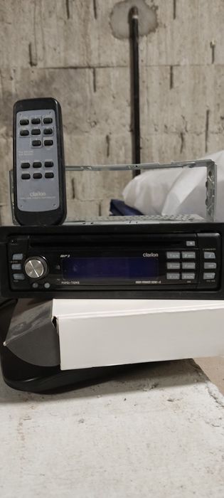 Продам автомагнитолу clarion