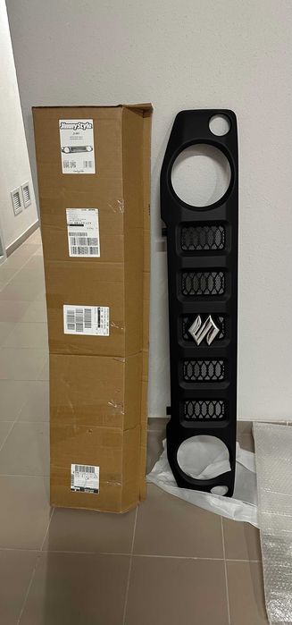 Решітка радіатора Suzuki Jimny JB74 (2004) Оригінал