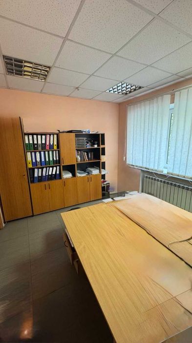 Продам 3-поверхове приміщення в центрі міста
 вул. Моссаковського, 1