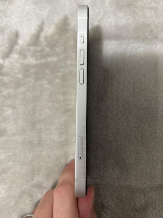 iPhone 13 128gb cor branca.