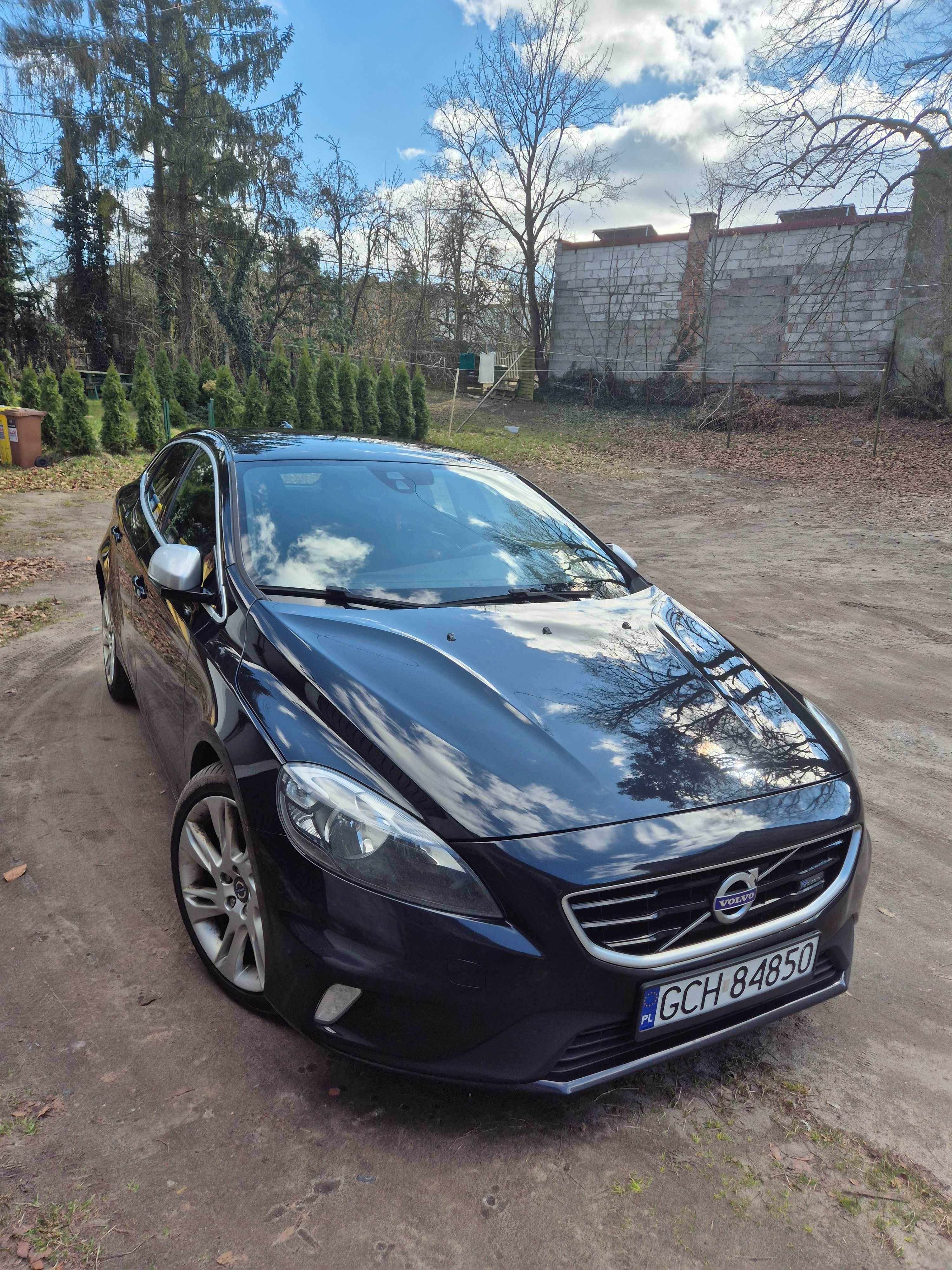 Volvo v40 2014r 2.0 d 190km