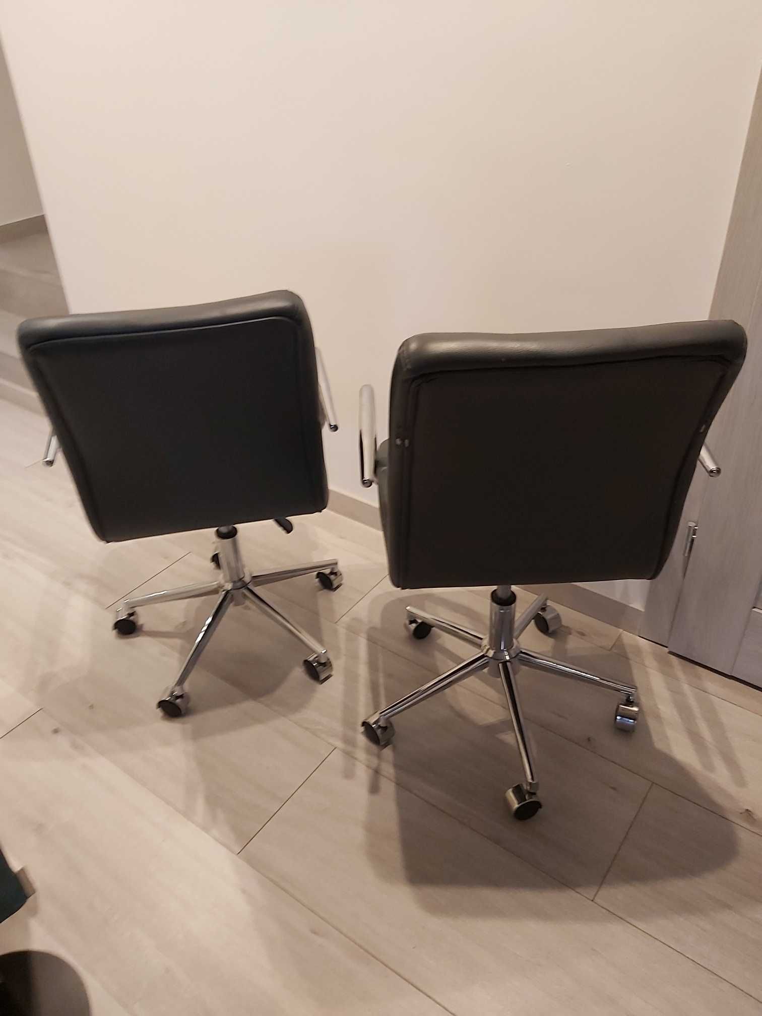 Dwa krzesła obrotowe - komplet